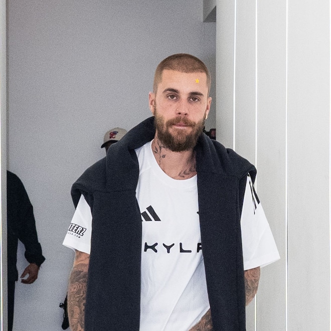 Justin Bieber Looks So Different Without Beard at World Series 2025